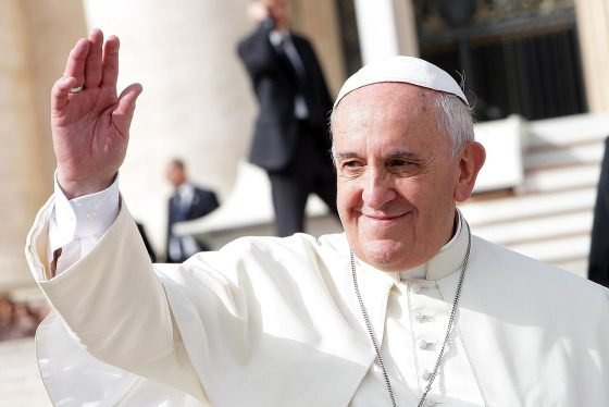 Pope Francis has offered to meet Putin in order to end Ukraine war