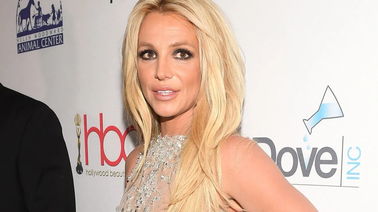 Britney Spears sparks romance rumors with her manager, Transatlantic Today