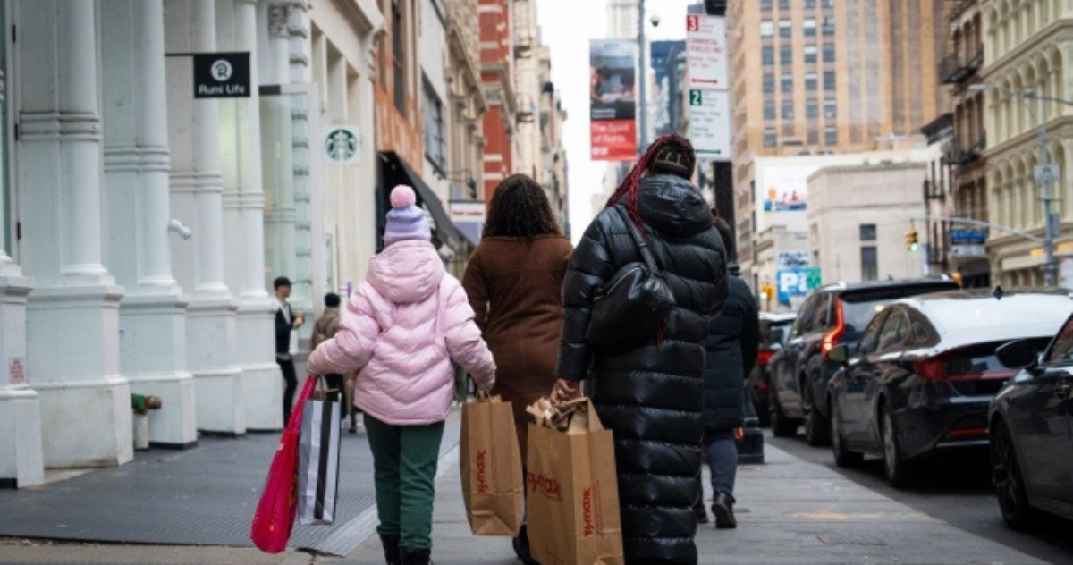US Inflation Rates Retreat, Boosting Economic Outlook, Transatlantic Today