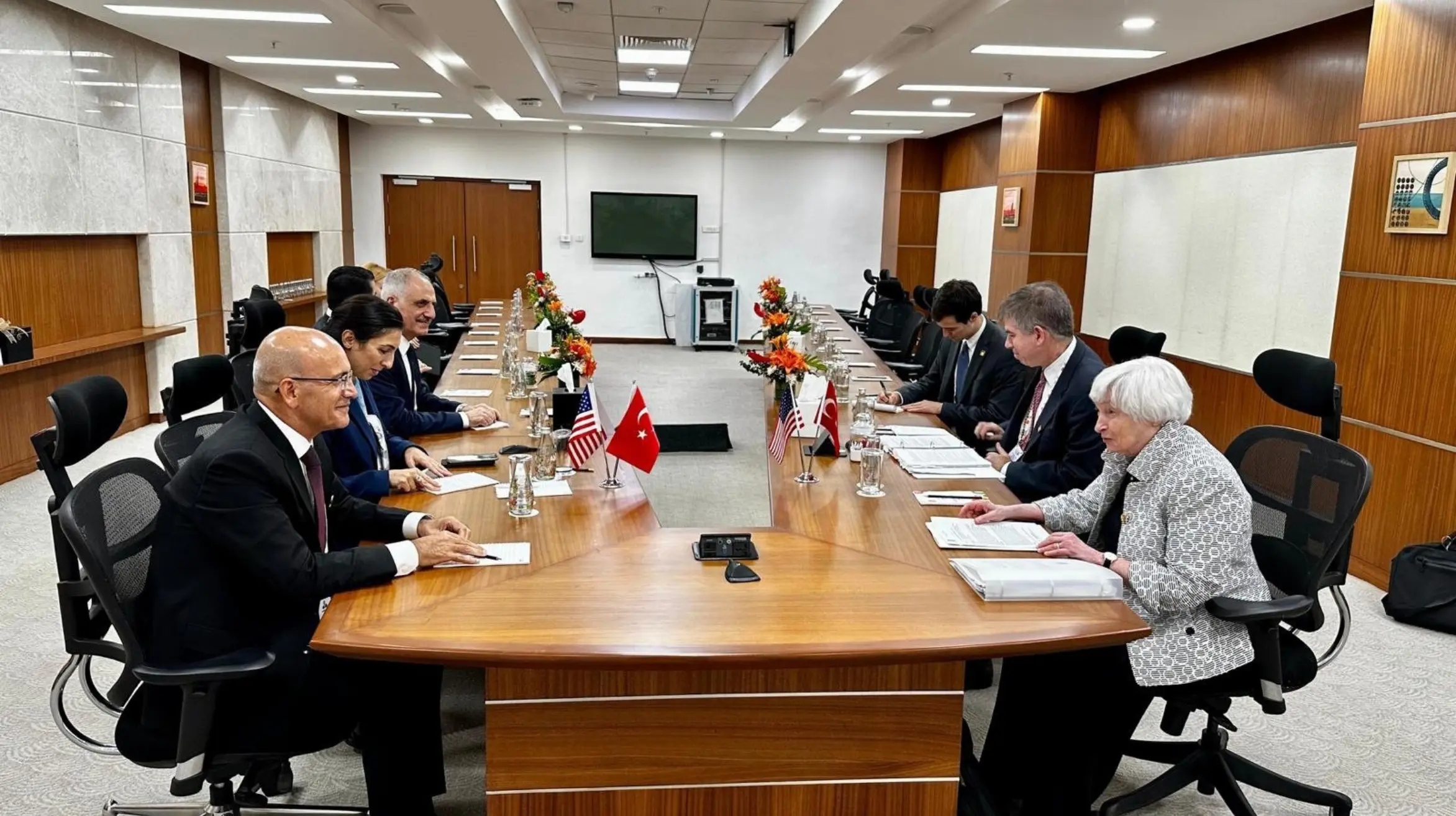 Minister of Finance Conducts Busy Schedule of Meetings in the US