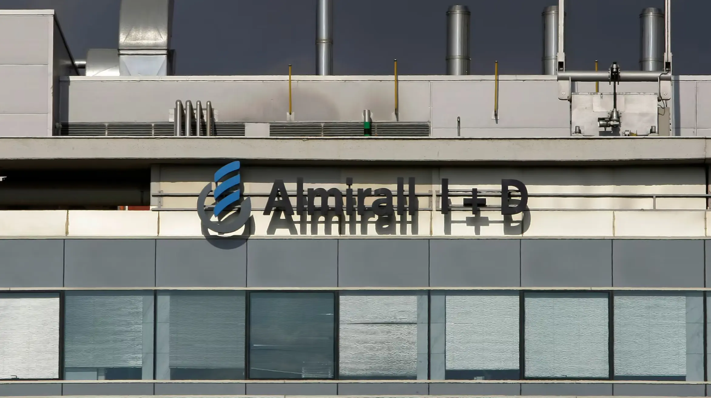 Almirall forecasts a return to US profits by 2025